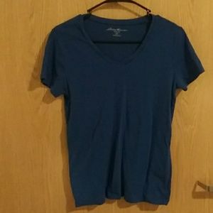 Eddie Bauer v-neck shirt